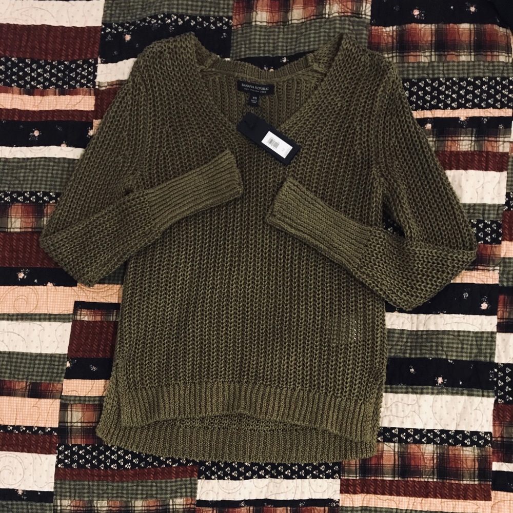 XX SOLD XX  Banana Republic Loose Knit Sweater